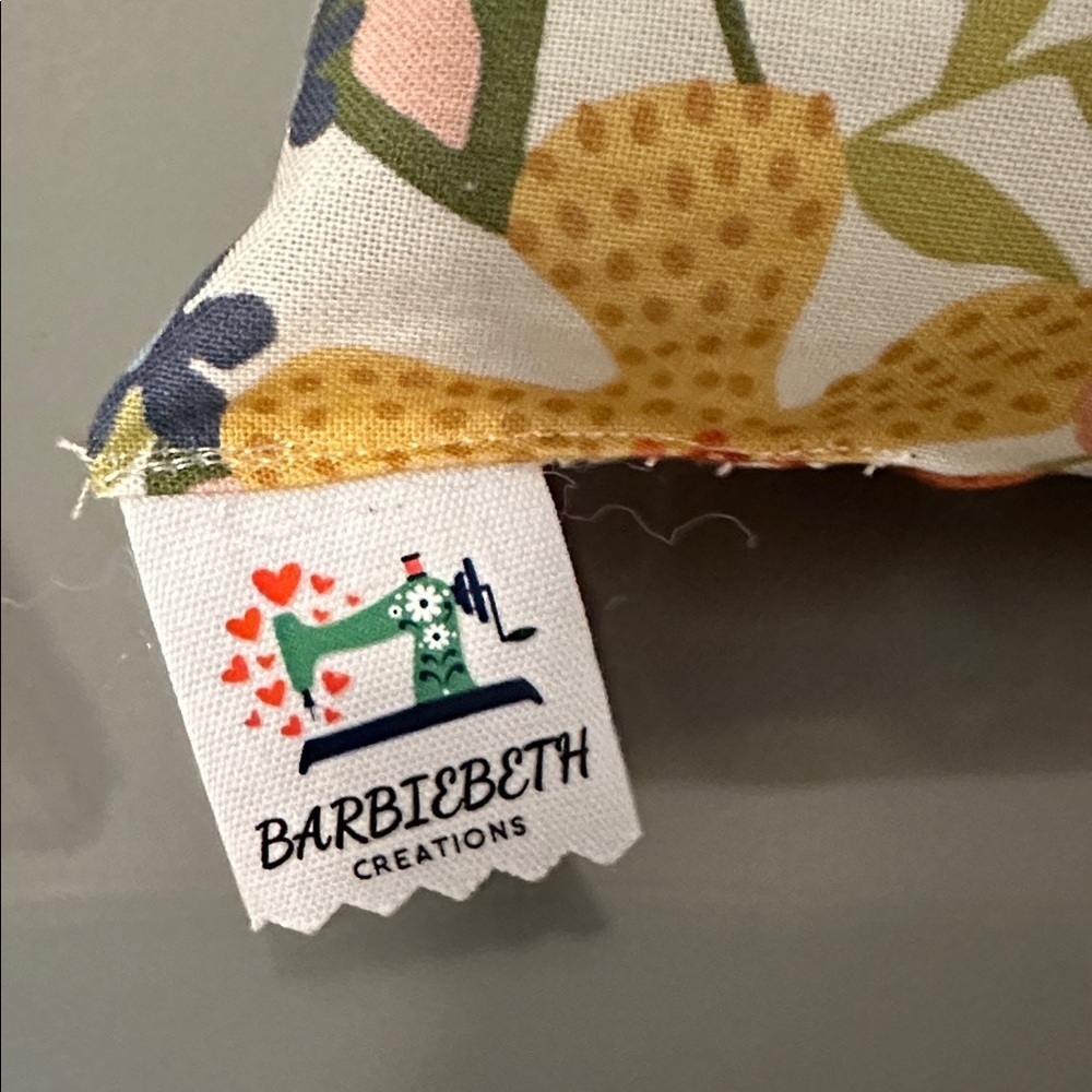 Handmade Floral Fabric Phone Stand - Picture 7 of 7